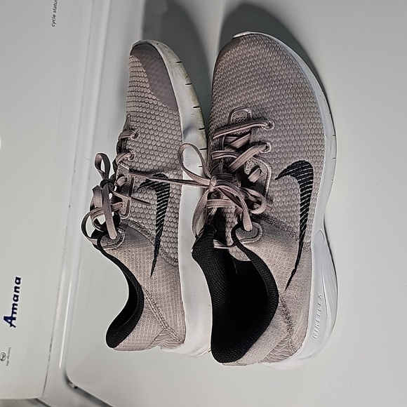 Nike sneakers - Picture 2 of 4